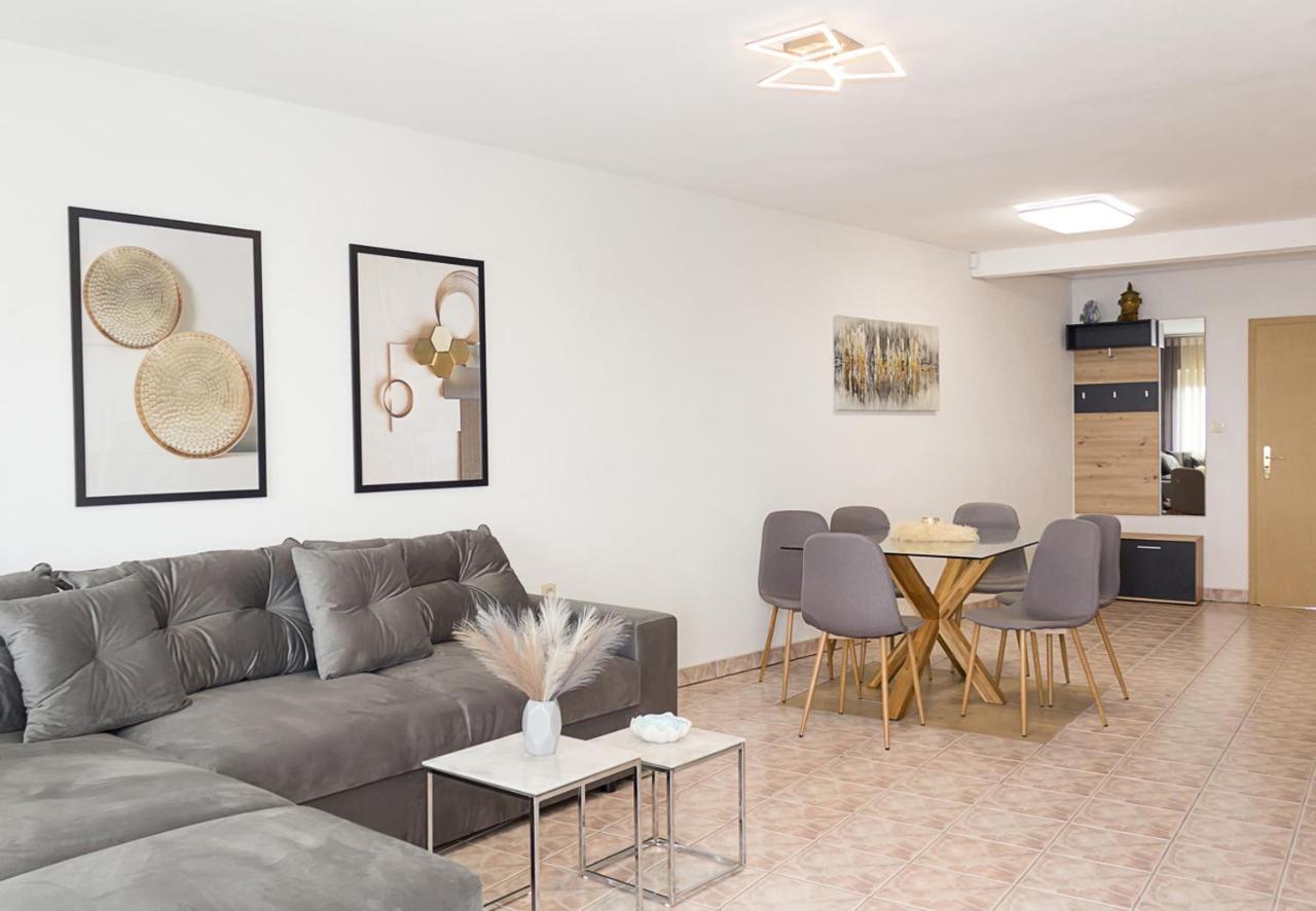 Two Identical Designer 2Bd Flats With Sea View In Balchik By Flat Mаnager Apartment Exterior photo